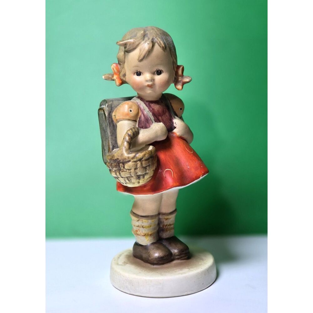 Vintage Goebel Hummel Figurine School Girl #81 US Zone Germany TMK 1 1940's Rare